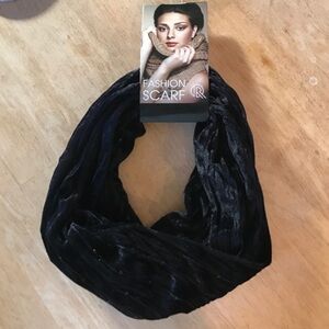 NWT Velvet and Sequin Infinity Scarf